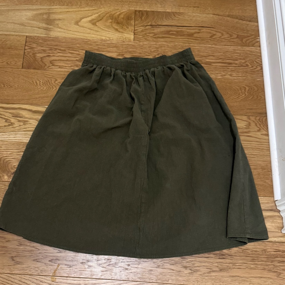 Casual Green Button-Down Skirt - Picture 3 of 4